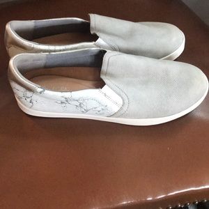 Dr. Scholls slip on sneakers
